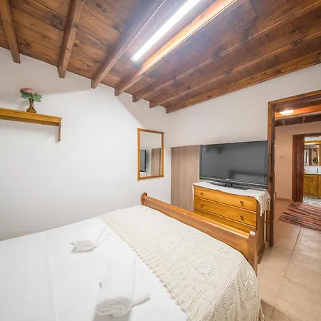 Maison Des Vignes * לופו