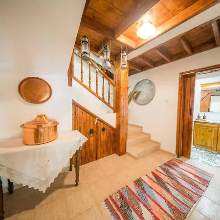 Maison Des Vignes Lofou