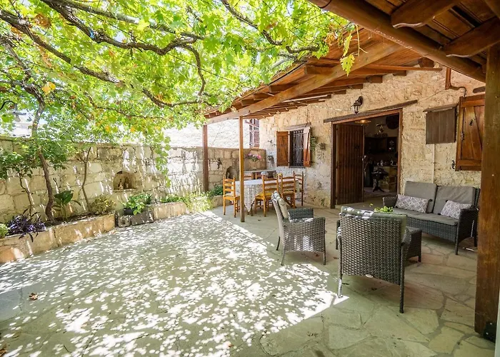 Prázdninový dům Maison Des Vignes Lofou